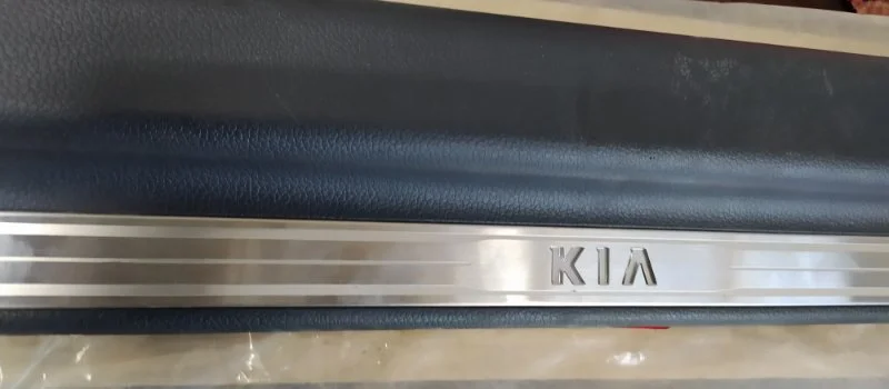 Накладка на порог задняя правая Kia Optima 2016 - изображение 1
