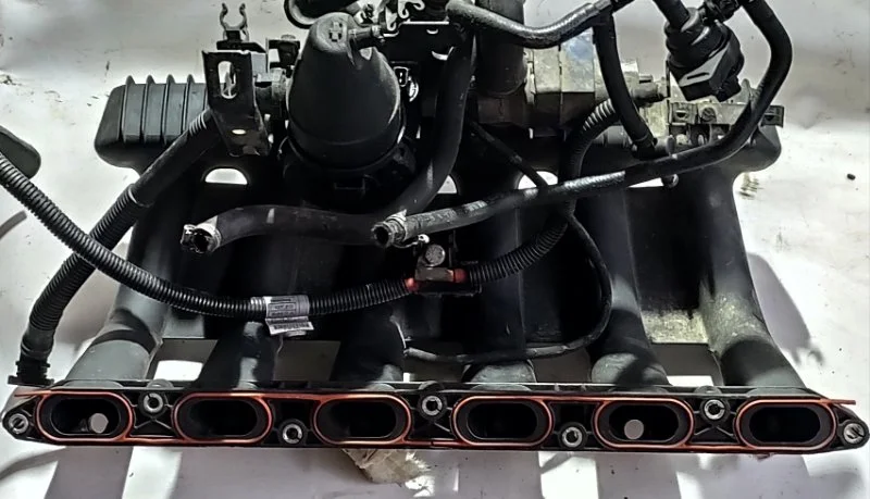 Коллектор впускной BMW e39 2.0 1999 - миниатюра 2