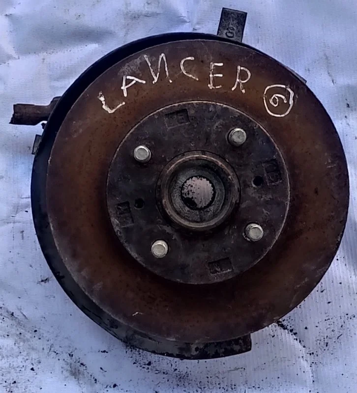 Ступица передняя правая Mitsubishi Lancer 6 1997 - изображение 1