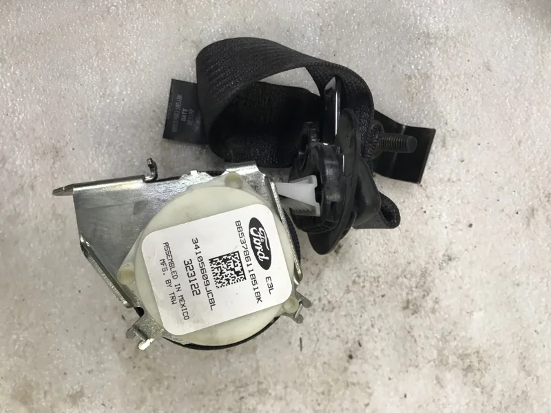 Ремень безопасности Ford Explorer U502 DS344AA - изображение 1