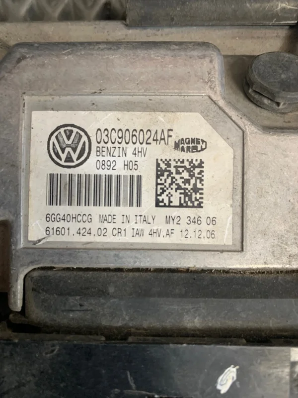 Блок управления (ЭБУ) VOLKSWAGEN Polo - миниатюра 2
