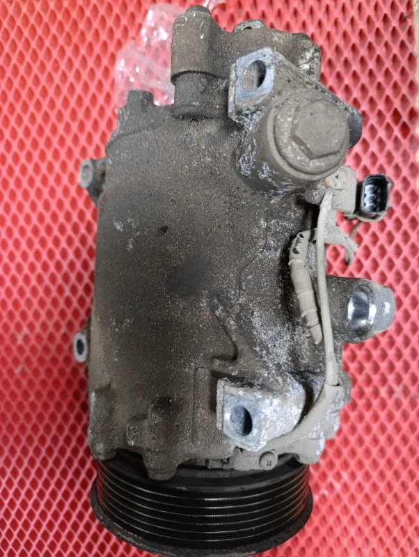 Компрессор кондиционера Honda Accord CU K24Z3 2009 - миниатюра 3