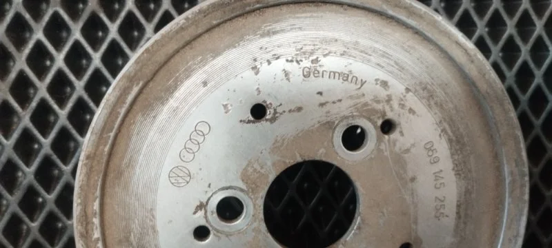 Шкив насоса гидроусилителя Audi A6 C5 2.5TDI 1999 - миниатюра 3
