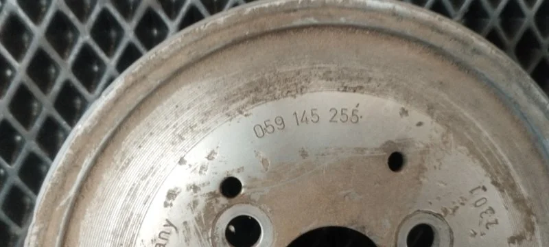 Шкив насоса гидроусилителя Audi A6 C5 2.5TDI 1999 - миниатюра 5