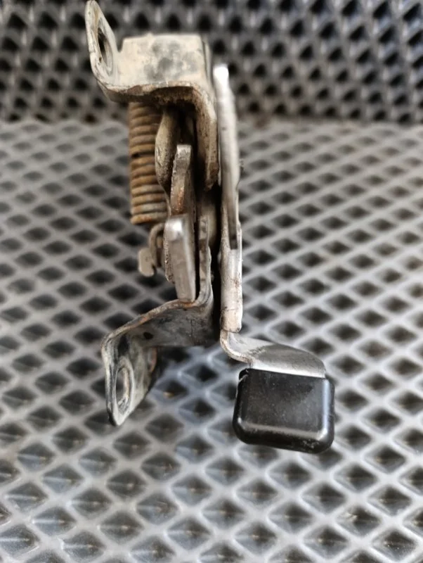 Замок капота Honda Accord CU K24Z3 2009 - миниатюра 2
