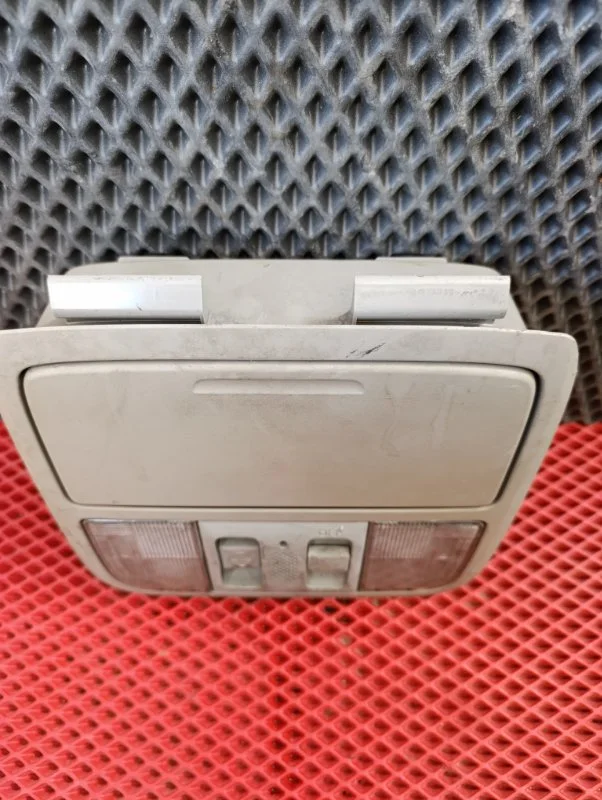 Плафон освещения Honda Accord CU K24Z3 2009 - миниатюра 3