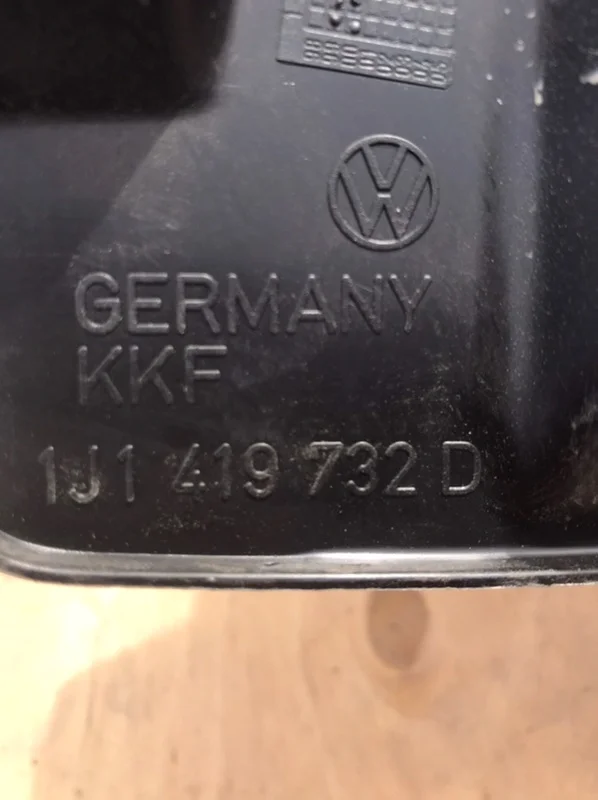 Кожух рулевой колонки Volkswagen GOLF IV Variant - миниатюра 3