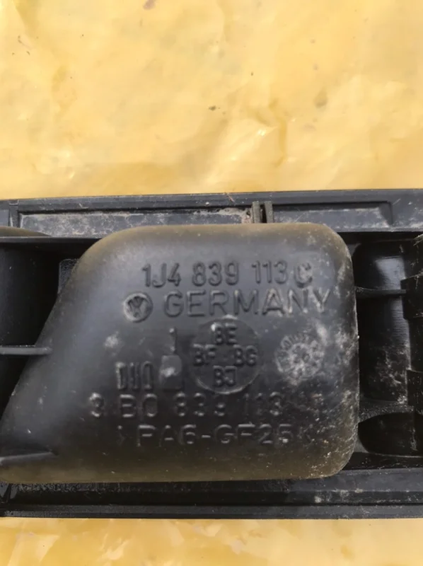 Ручка двери Volkswagen GOLF IV Variant 1J5 AZD - миниатюра 3