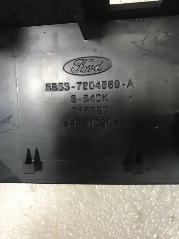 Накладки прочие Ford Explorer U502 DS344AA 2013 - миниатюра 4