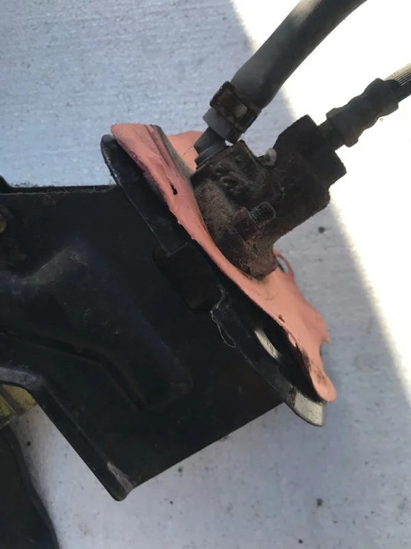 Педаль сцепления Chery Fora A21 SQR484F 2010 - миниатюра 2