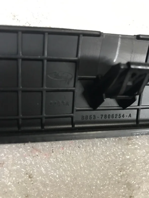 Накладки прочие Ford Explorer U502 DS344AA 2013 - миниатюра 3