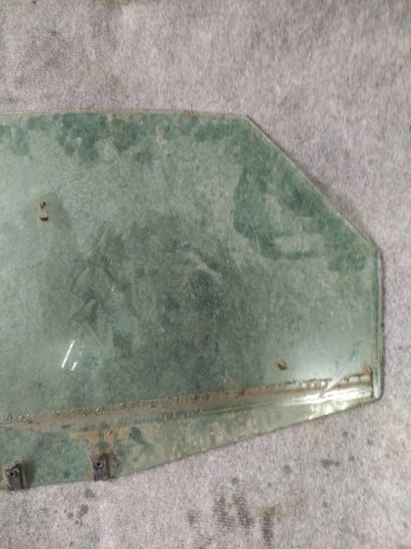 Стекло заднее левое Audi A6 C5 2.5TDI 1999 - миниатюра 3