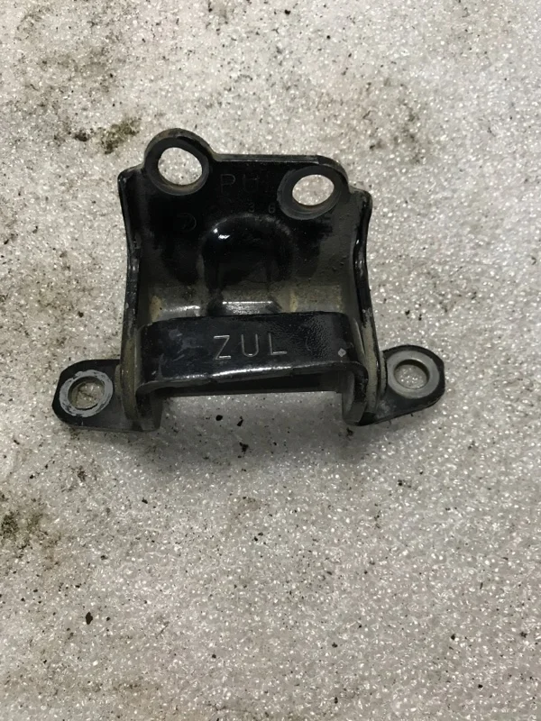 Петля двери Subaru Legacy В13 2.0 2006 - изображение 1