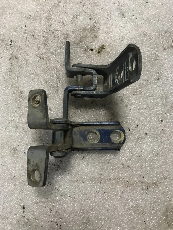 Петля двери Chery Fora A21 - изображение 1