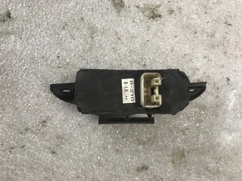 Кнопка стеклоподъемника Subaru Legacy В13 2006 - миниатюра 3