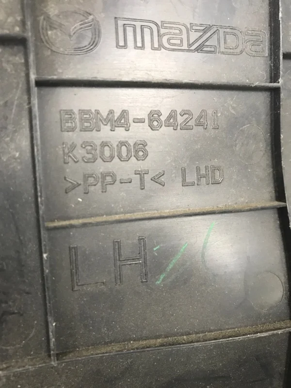 Накладки прочие Mazda 3(bl) СЕДАН 1.6 2011 - миниатюра 2