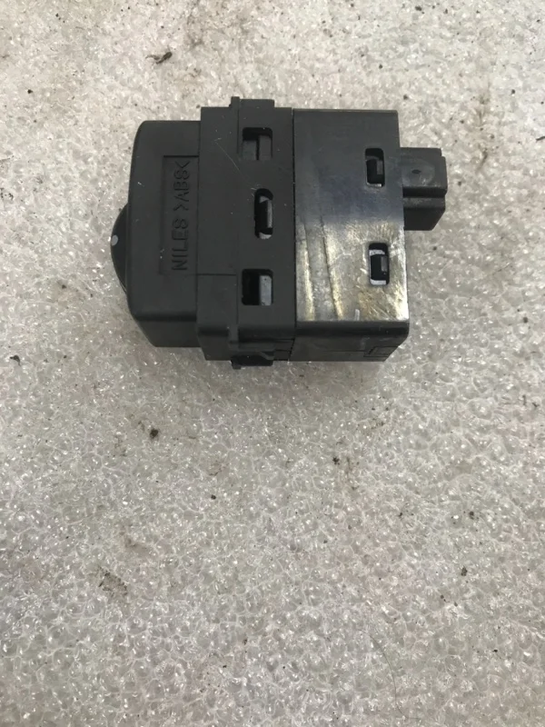 Кнопка корректора фар Nissan Almera G15 1.6 2015 - изображение 1
