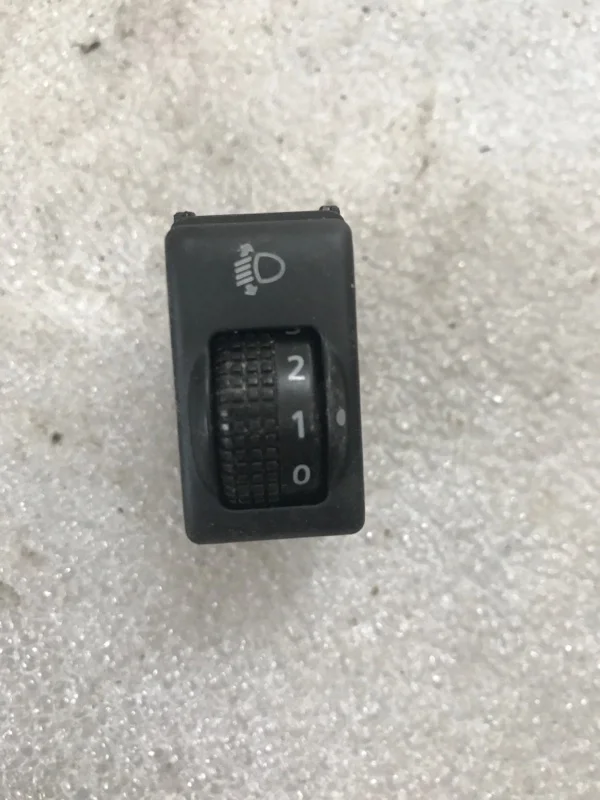 Кнопка корректора фар Nissan Almera G15 1.6 2015 - миниатюра 3