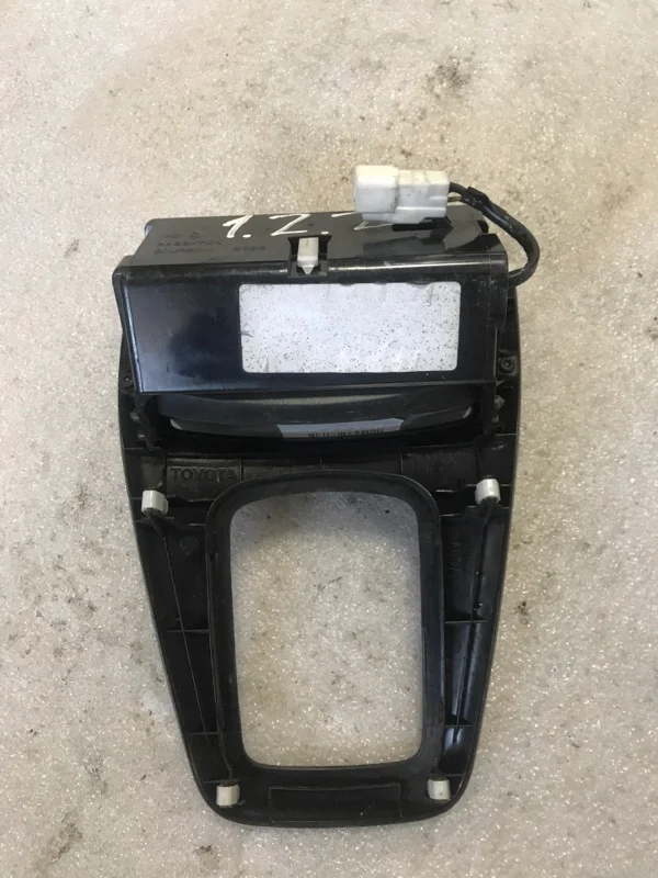Центральная консоль Toyota Avensis 1ZZFE 1800 2007 - миниатюра 2