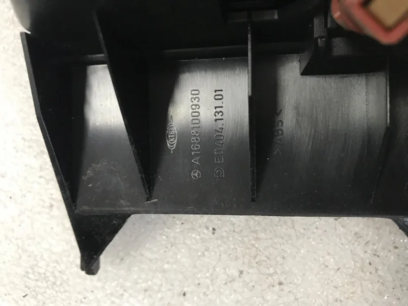 Пепельница Mercedes-Benz A160 W168 166.960 2001 - миниатюра 3