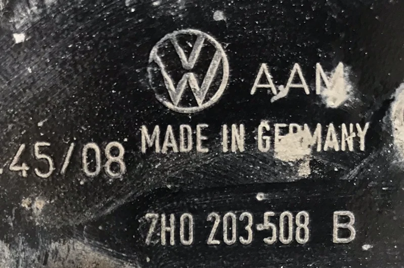Кронштейн VOLKSWAGEN Transporter T5 2.5 2010 - миниатюра 2