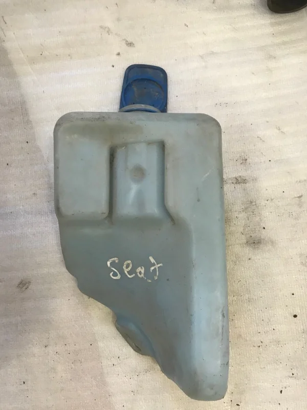 Бачок омывателя seat cordoba - миниатюра 3