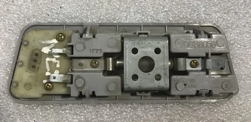 Плафон освещения Daewoo Nexia 100 1.5 2006 - миниатюра 2