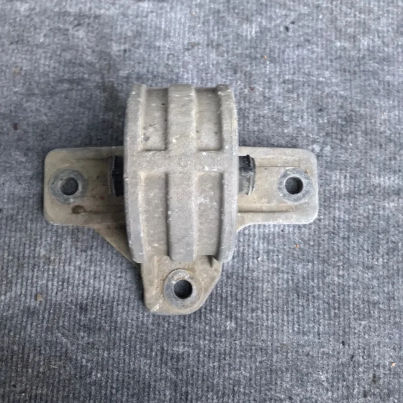 Подушка двигателя левая Chery Fora A21 A21 SQR484F - изображение 1