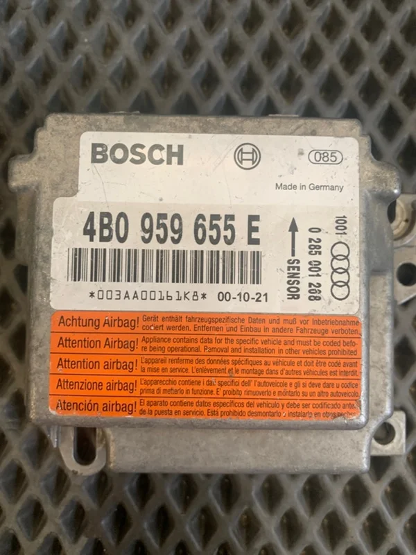 Блок аирбага Audi A6 C5 2.5 ТД 1999 - миниатюра 2