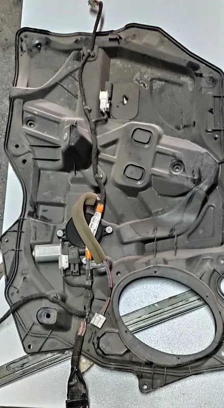 Блок стеклоподьемника передний правый Mazda 3(bl)
