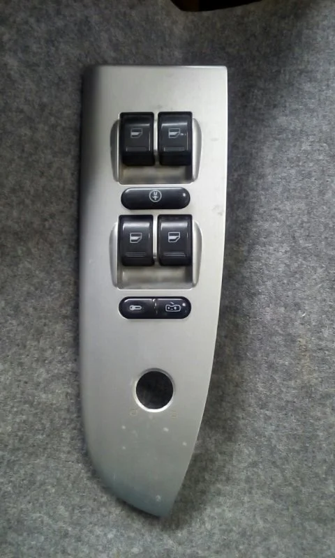 Блок кнопок стеклоподьемника Chery Fora A21 2009 - изображение 1