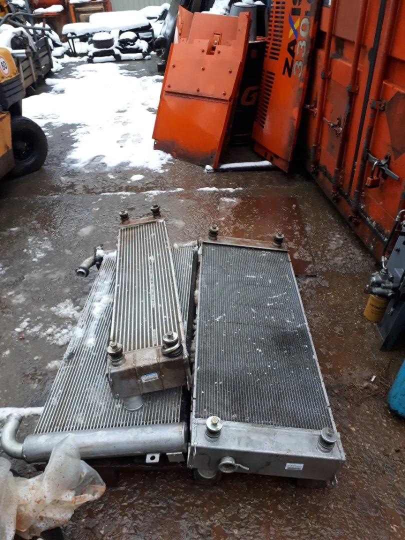 Радиатор масляный Hitachi 4648857 - изображение 1