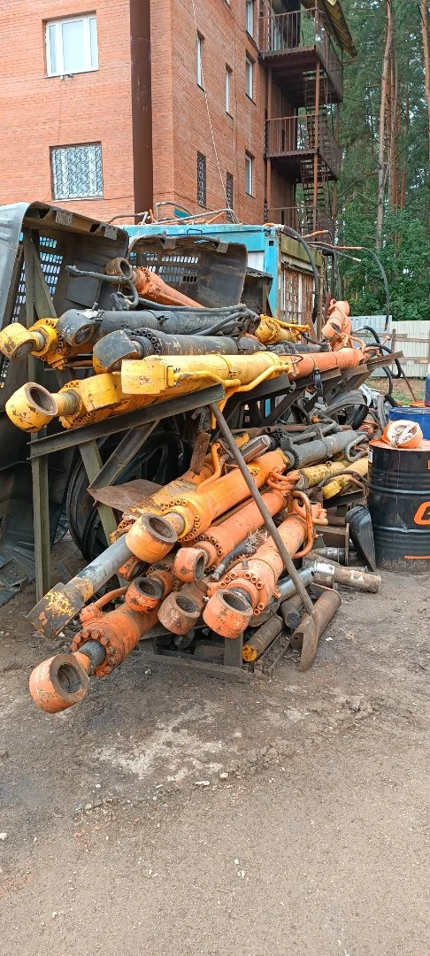 Гидроцилиндр ковша Hitachi 4712921 - миниатюра 4