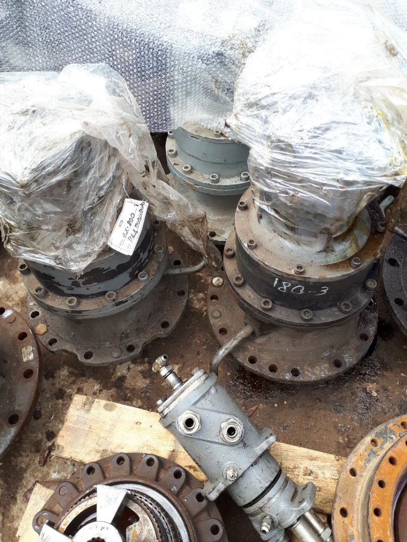 Редуктор поворота Hitachi ex 300-5 - миниатюра 2