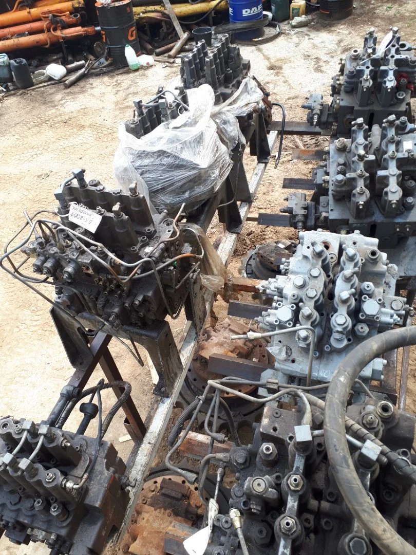 Гидрораспределитель главный Hitachi 4363127 - миниатюра 2