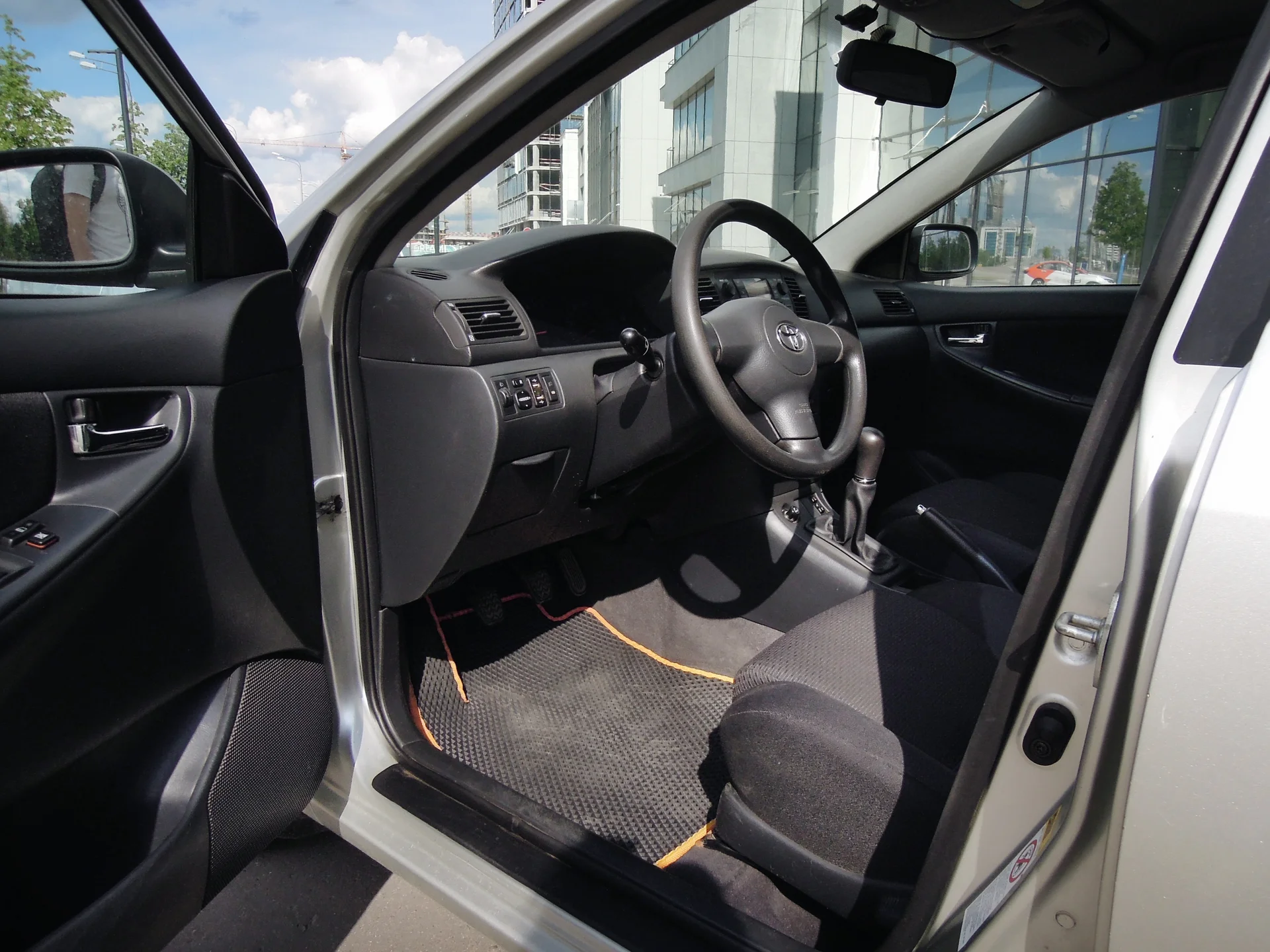 Toyota Corolla 1.4, 2005, 122300 км - миниатюра 6