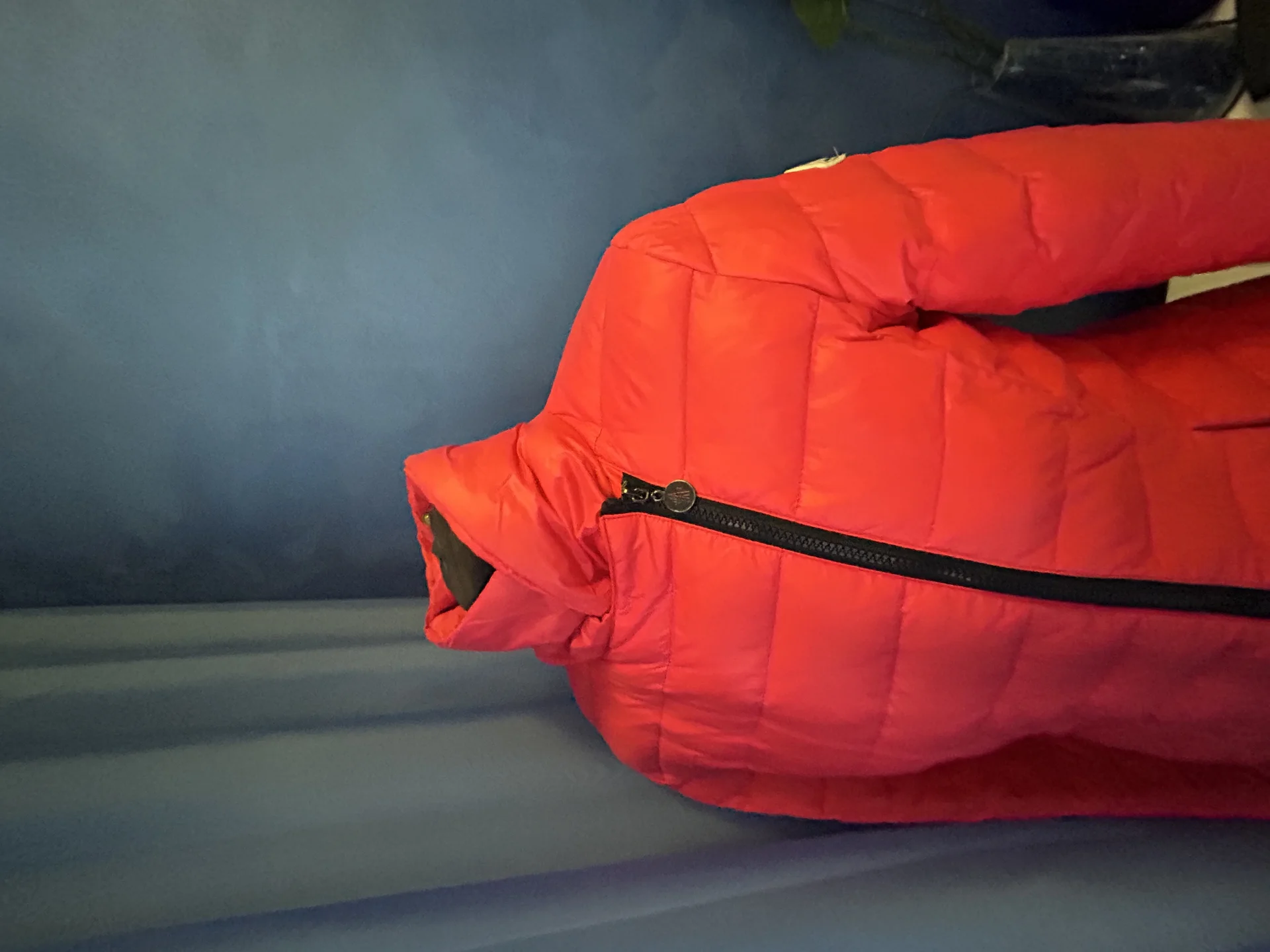 Женский пуховик Moncler - миниатюра 3