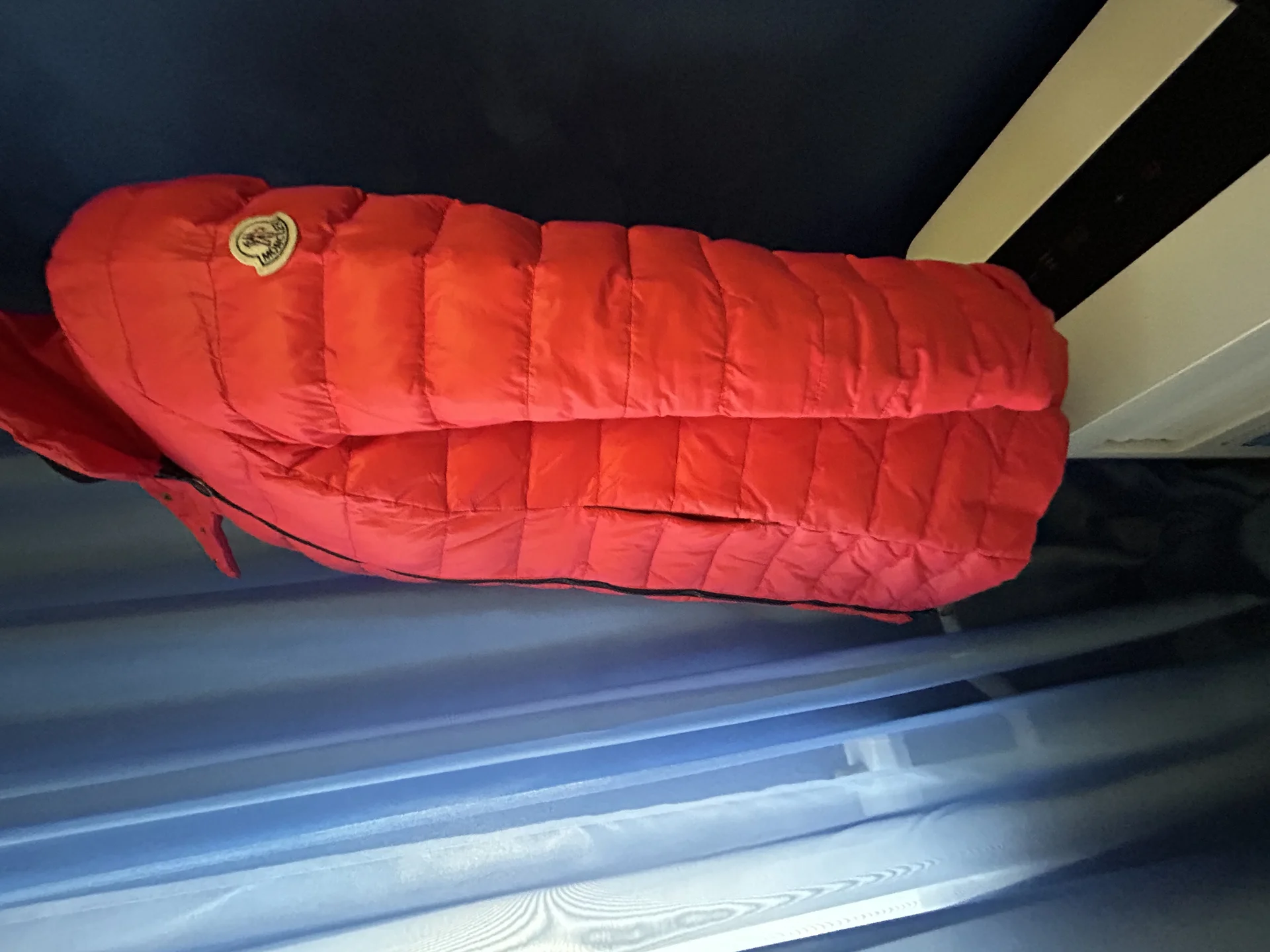 Женский пуховик Moncler - миниатюра 4