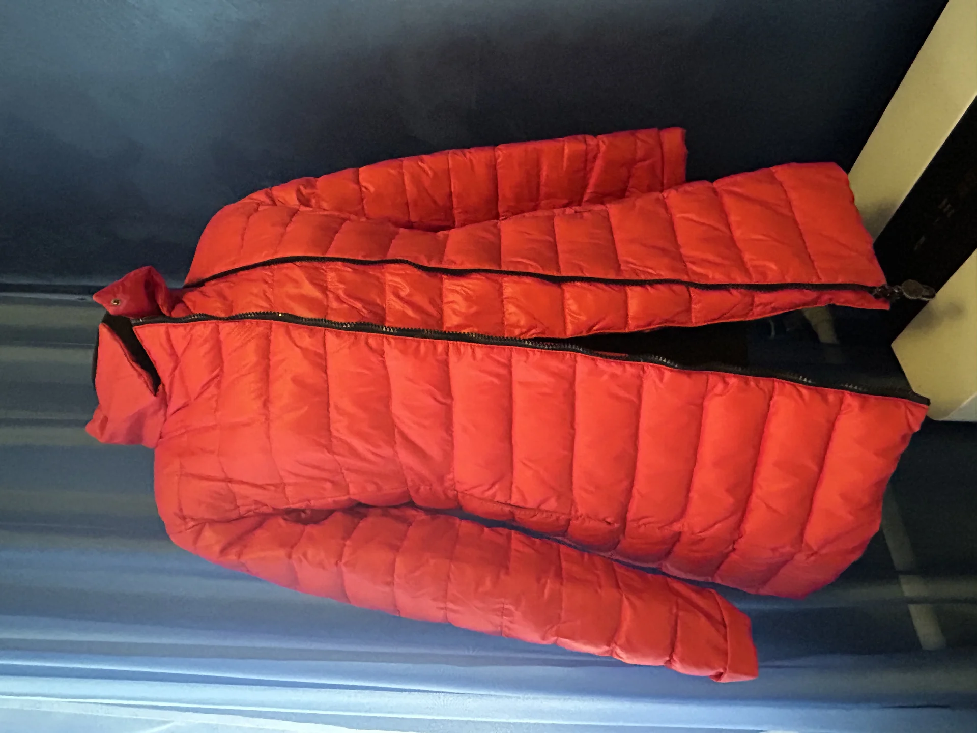 Женский пуховик Moncler - миниатюра 7