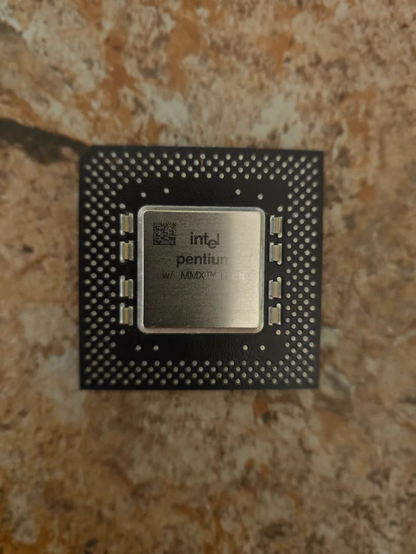 Процессор Intel Pentium MMX (166 MHz) - изображение 1
