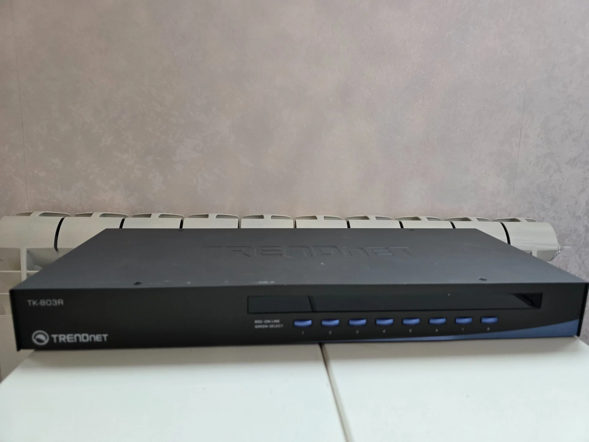Переключатель KVM trendnet TK-80 + 3 KVM кабеля - изображение 1