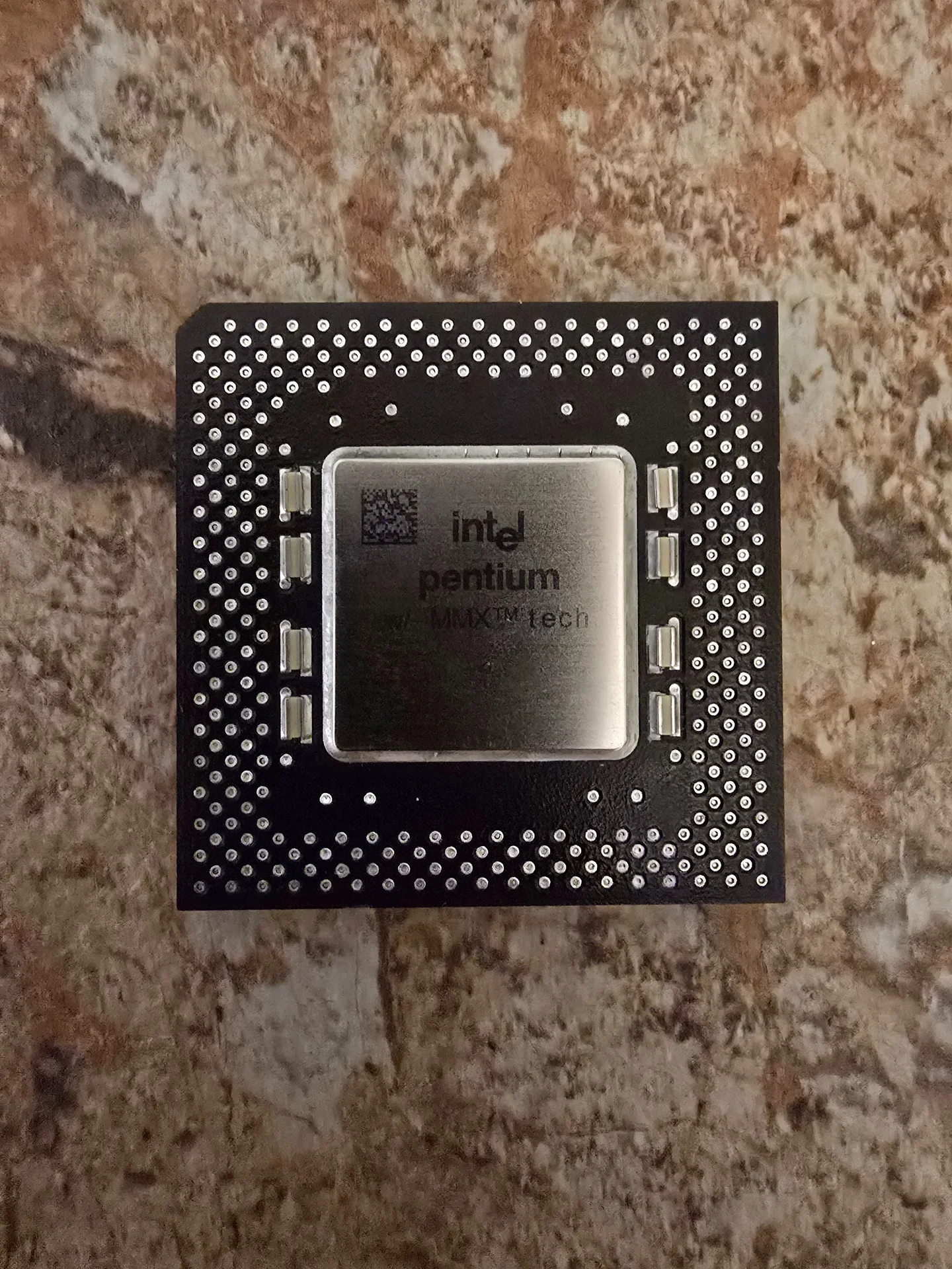Процессор Intel Pentium MMX (200 MHz)