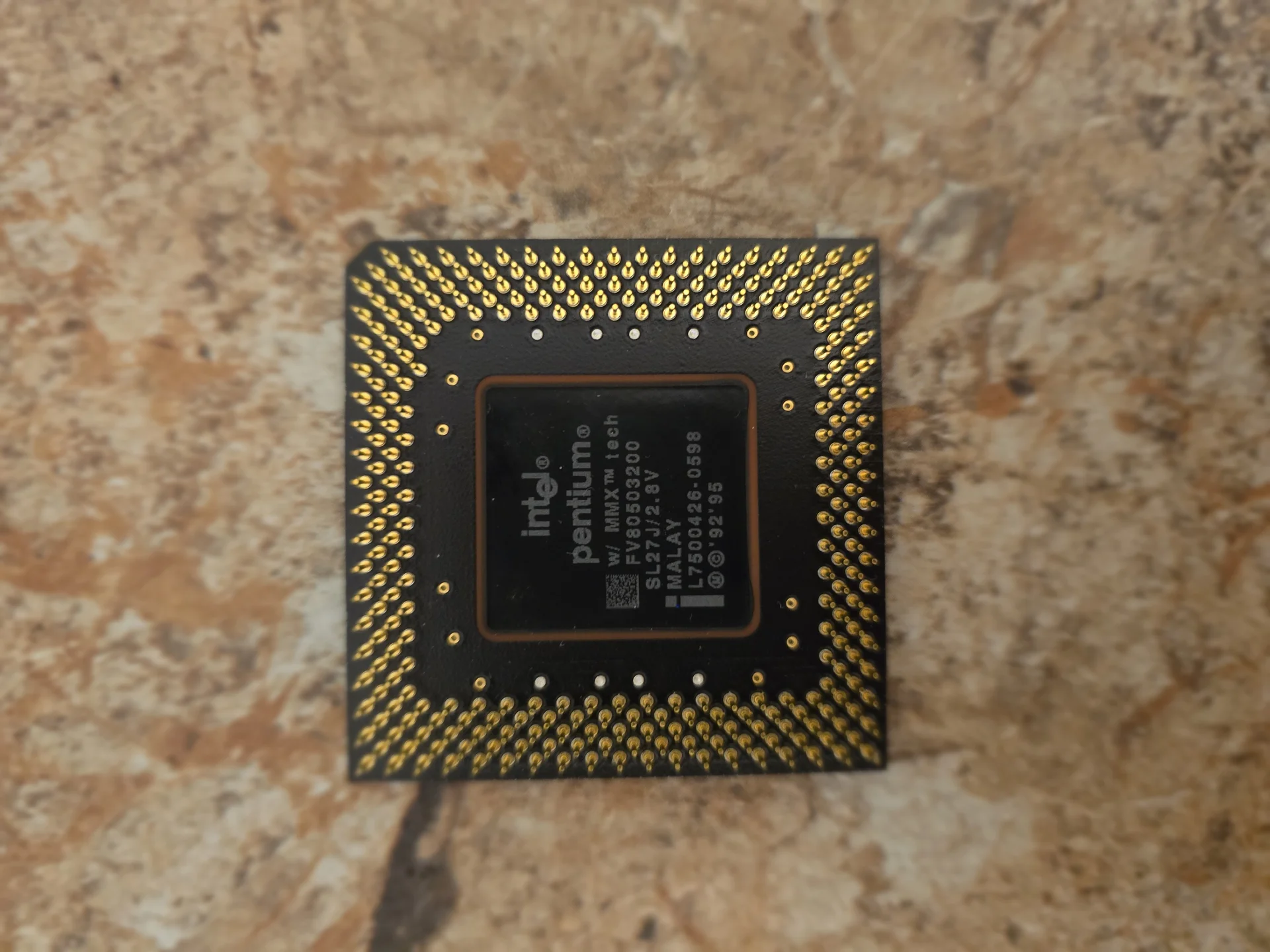 Процессор Intel Pentium MMX (200 MHz) - миниатюра 2