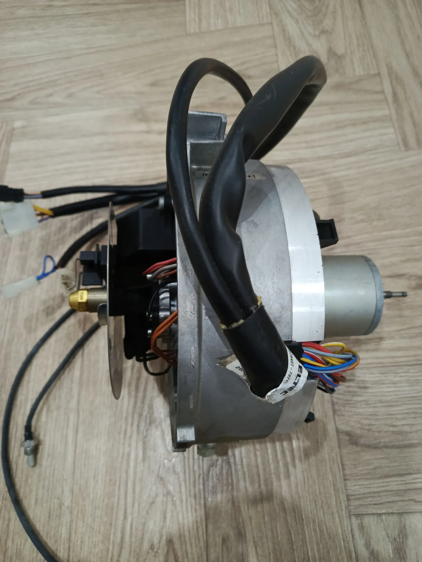 отопитель Hydronic D35 L2 дизель (24В) - миниатюра 14