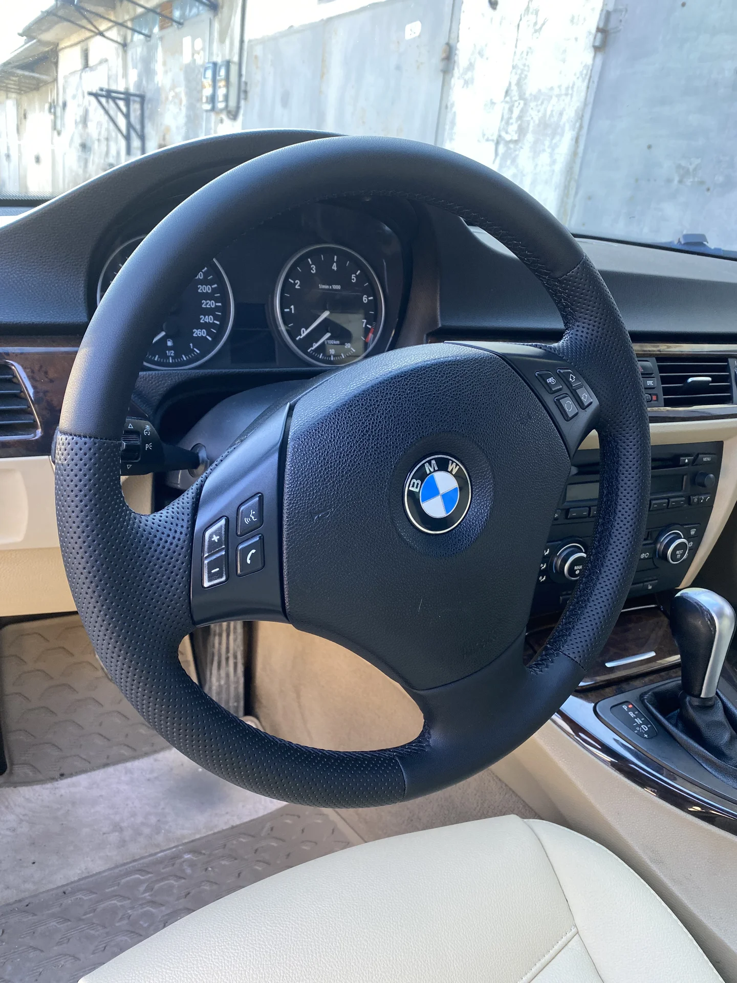 Перетяжка руля и салона авто - изображение 1