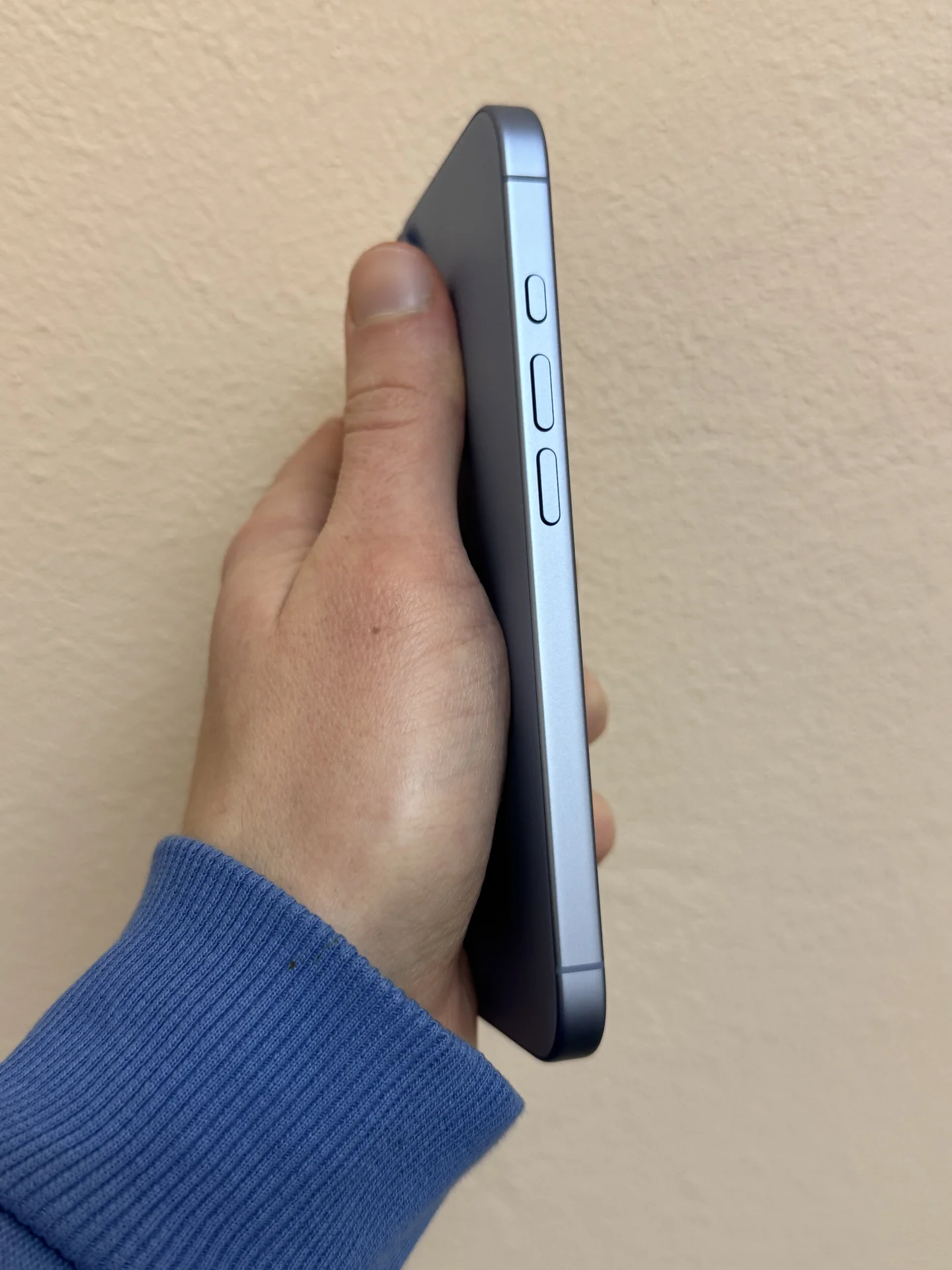 iPhone 17 - миниатюра 3