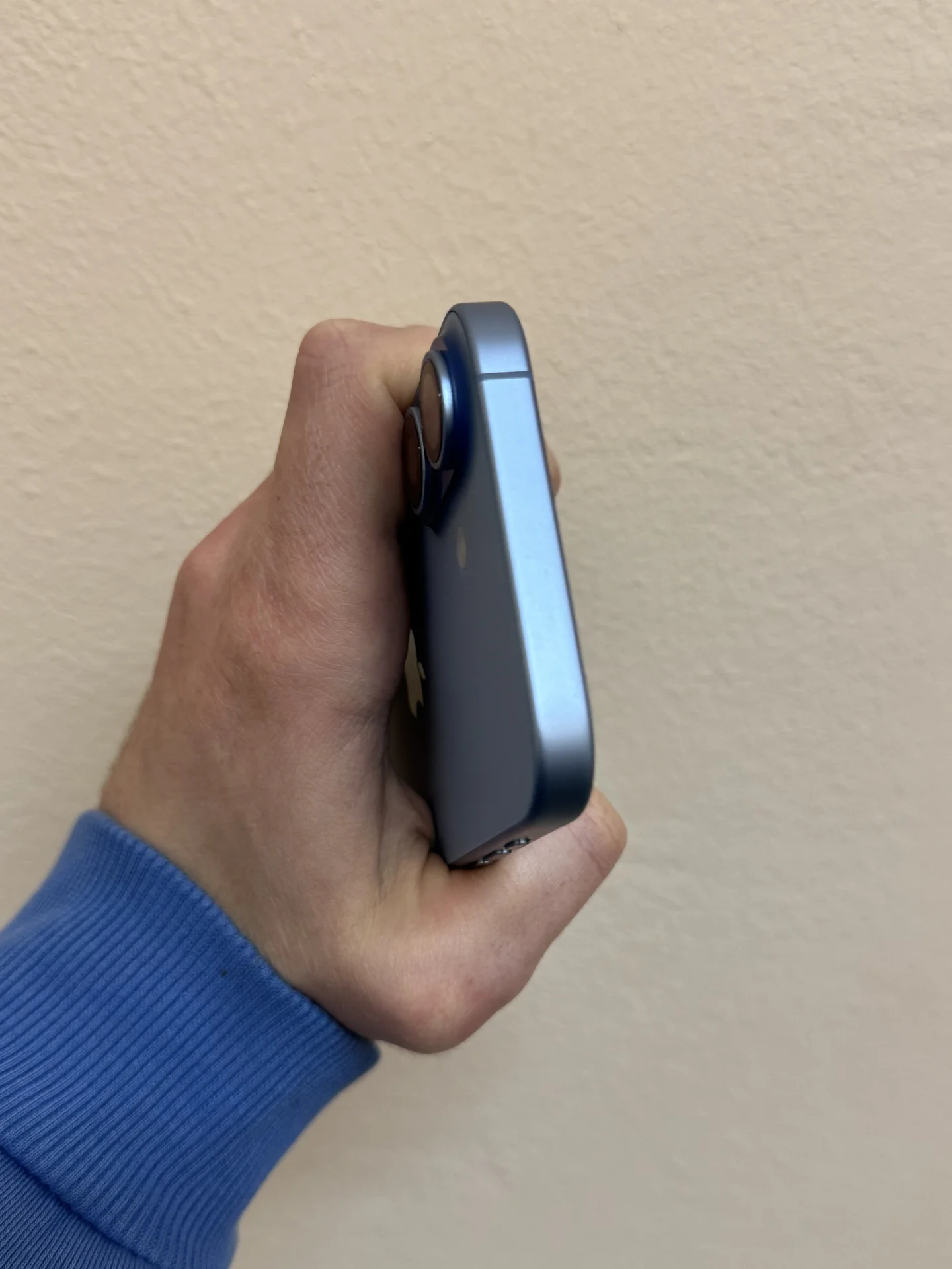iPhone 17 - миниатюра 4