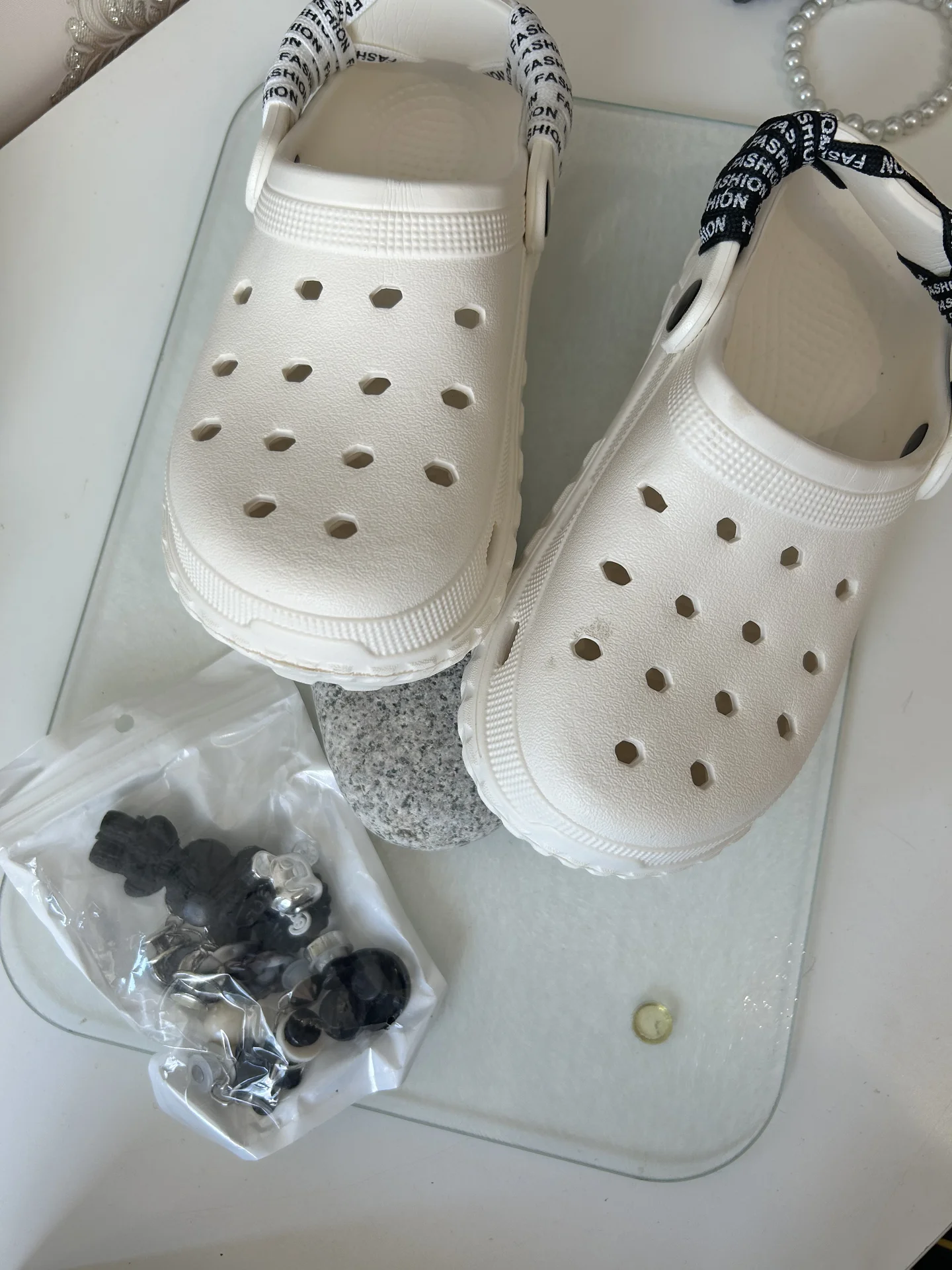 Резиновые тапки (как Crocs), с украшениями - миниатюра 5