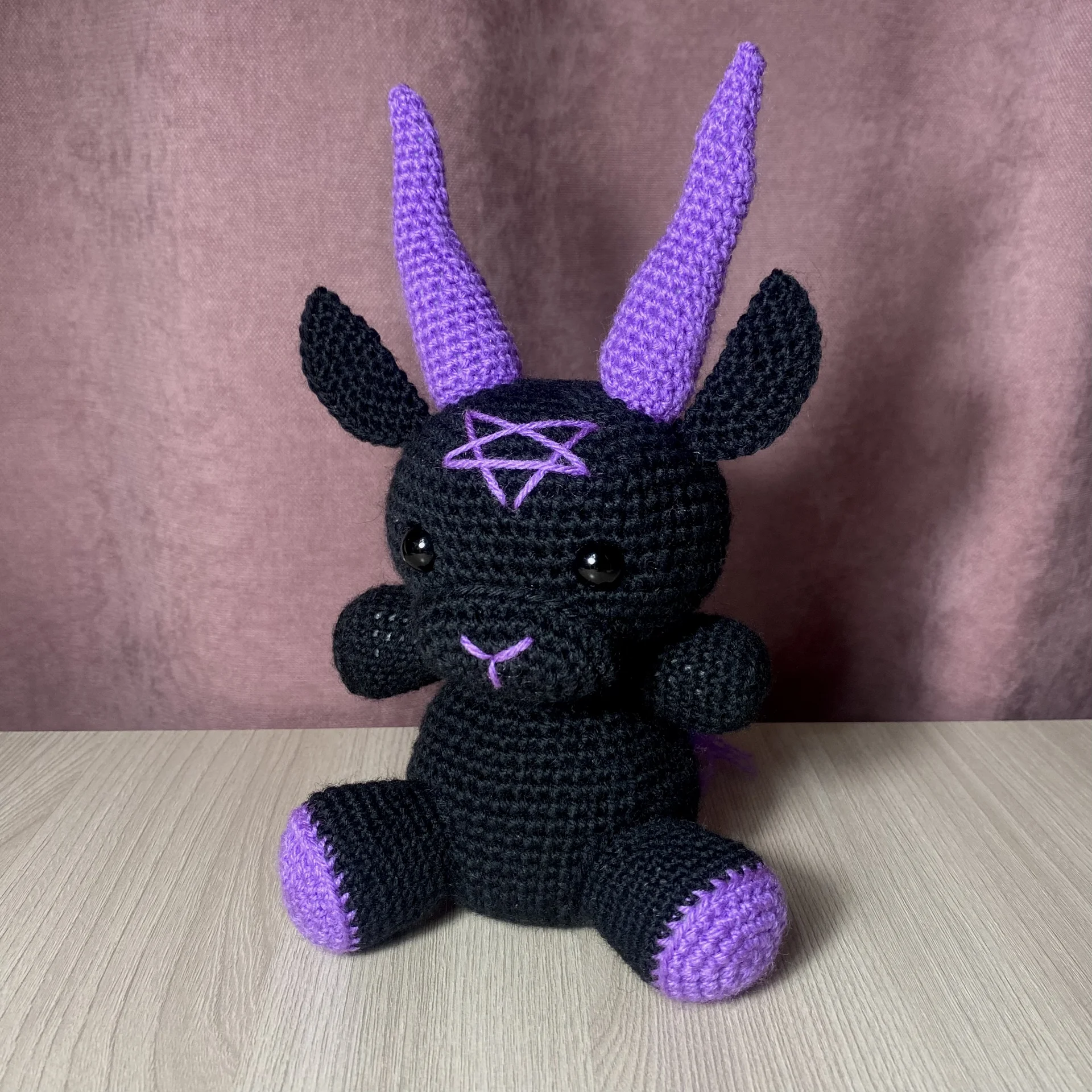 Игрушка бафомет. Вязаный чертик - миниатюра 6