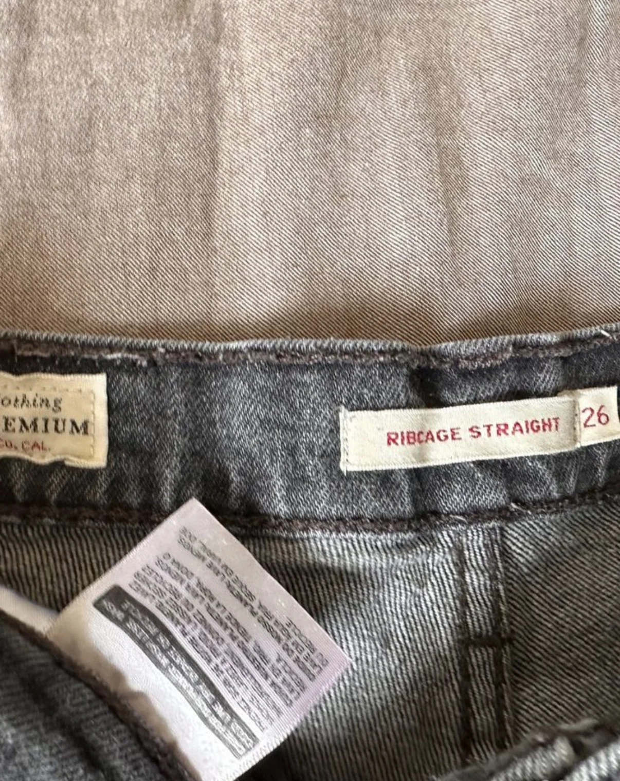 Шорты Levi's S - миниатюра 2